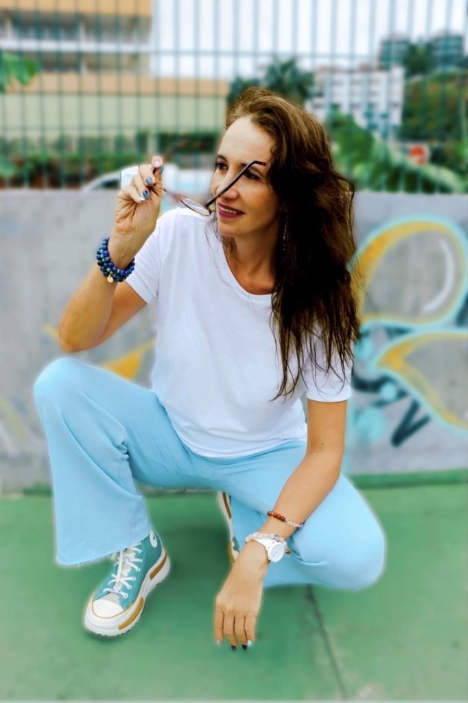 Artists To Watch: SIIMON / speakeazie / Steve Sperry / Funkuncle / Kleisstheiceman / Bill Bonnell / Tramplemain / Andreana Christakakis / Acacia / Keegan Teag